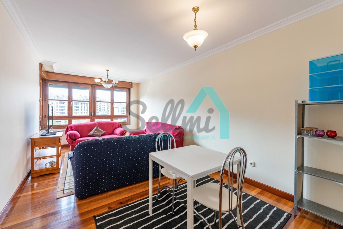 Living room of Flat to rent in Oviedo   with Heating, Parquet flooring and Terrace