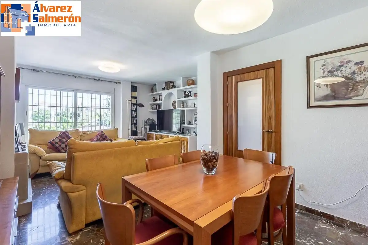 Dining room of Houses for sale in Altos de la Zubia