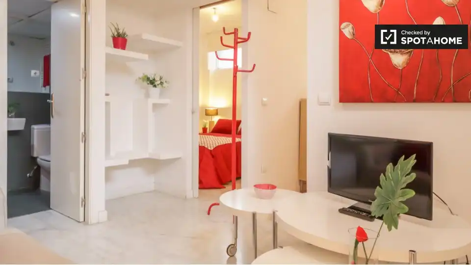 Habitación de Piso de alquiler en Madrid con Aire acondicionado, Calefacción y Amueblado