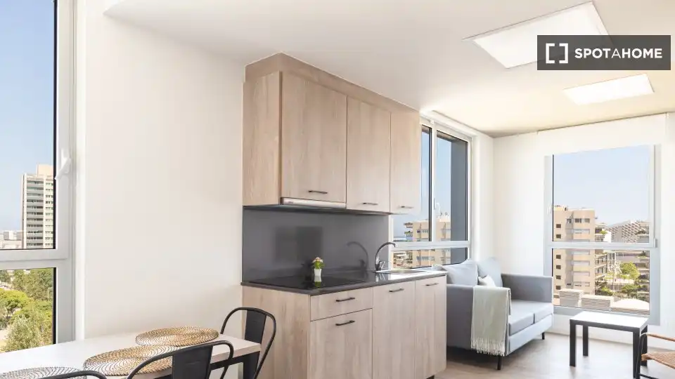 Room in Port Forum