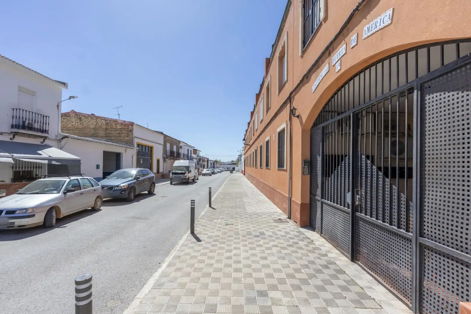 Vista exterior de Dúplex en venta en Pilas con Terraza