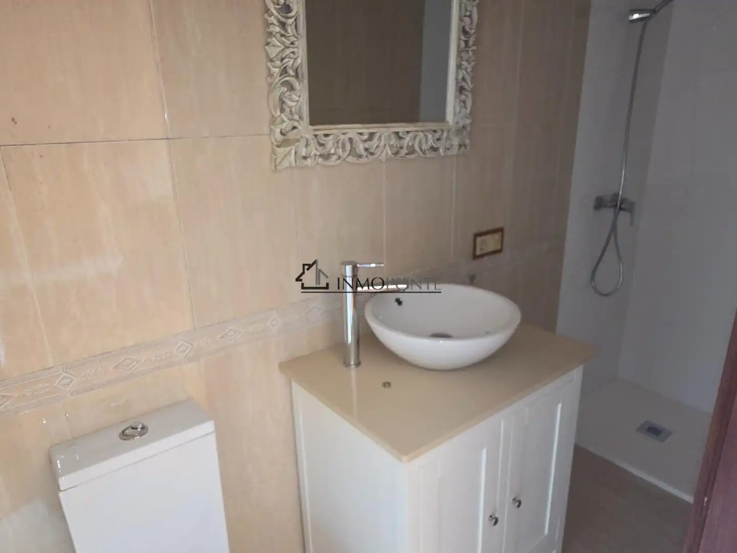 Bany de Casa o xalet en venda en Pontevedra Capital  amb Calefacció, Jardí privat i Terrassa