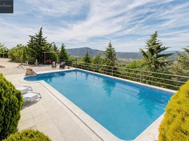 Villa con piscina in vendita a Calle chalet