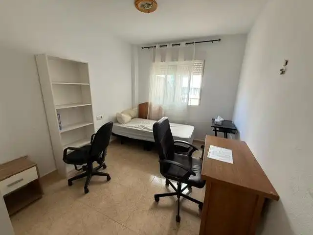 Habitación de Piso de alquiler en Murcia con Aire acondicionado, Terraza y Amueblado