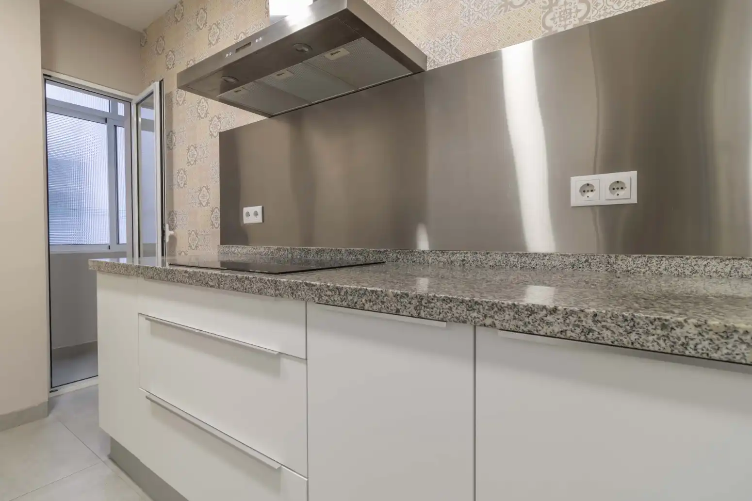 Kitchen of Flat for sale in Sevilla  with Terrace