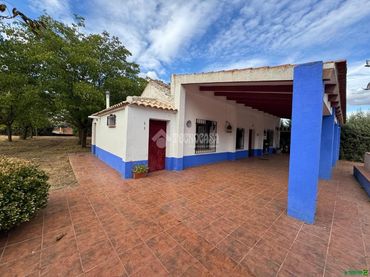 Casa rústica amb piscina en venda a Almagro