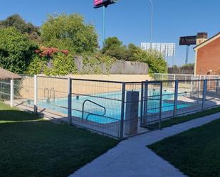 Piscina de Casa adosada de lloguer en Majadahonda amb Aire condicionat, Calefacció i Terrassa
