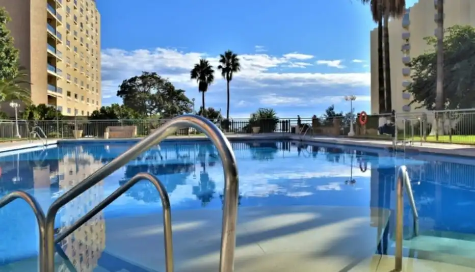 Piscina de Apartamento en venta en Benalmádena con Aire acondicionado, Calefacción y Terraza