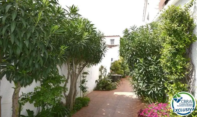 Jardí de Casa o xalet en venda en Empuriabrava amb Calefacció, Traster i Moblat