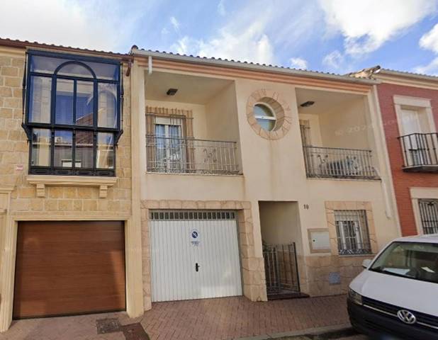 Casa adosada en Venta en Velazquez en Población de Arroyo