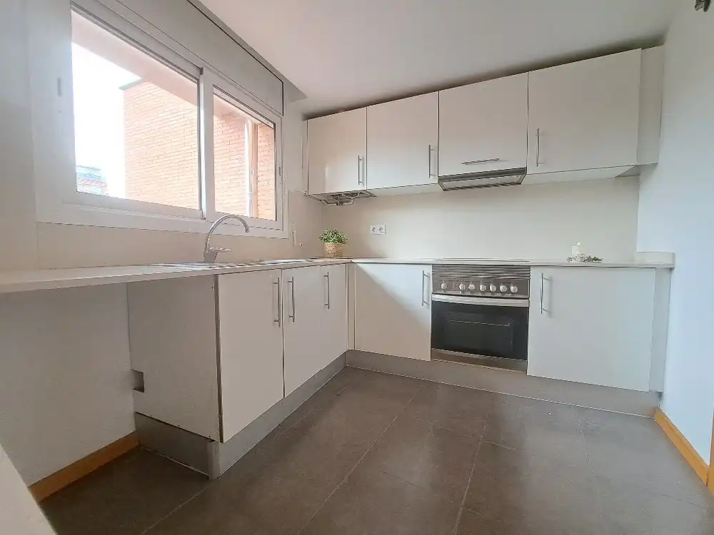 Cocina de Dúplex en venta en Rubí con Calefacción, Terraza y Trastero