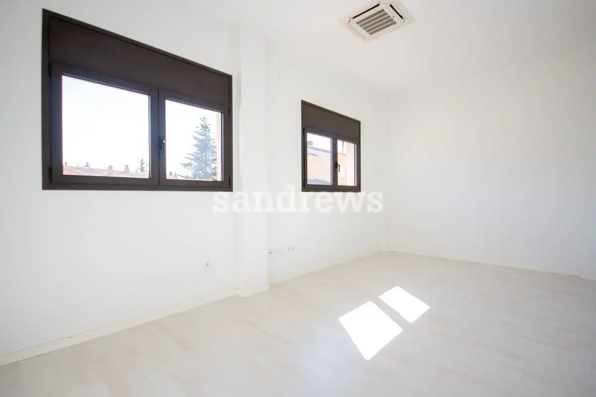 Habitación de Casa adosada en venta en Vilafant con Aire acondicionado, Calefacción y Jardín privado