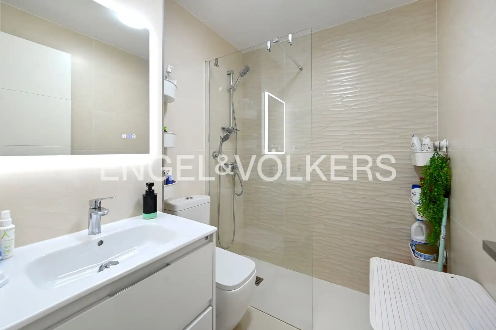 Baño de Piso en venta en Camargo con Calefacción, Terraza y Trastero