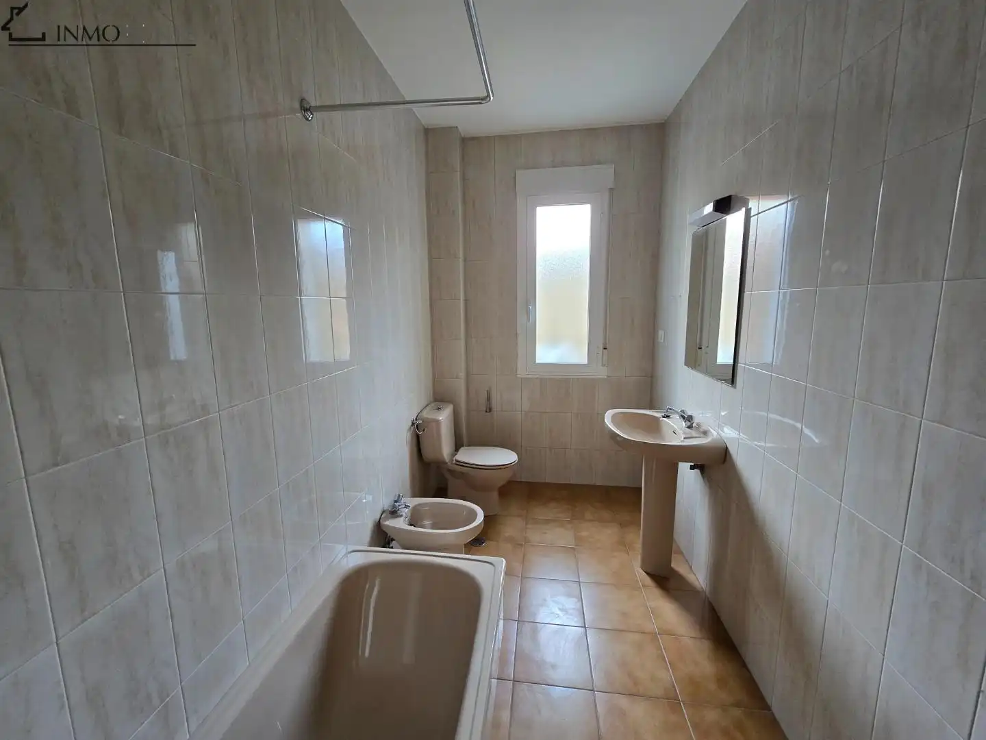 Bathroom of Flat for rent in Pontevedra Capital 