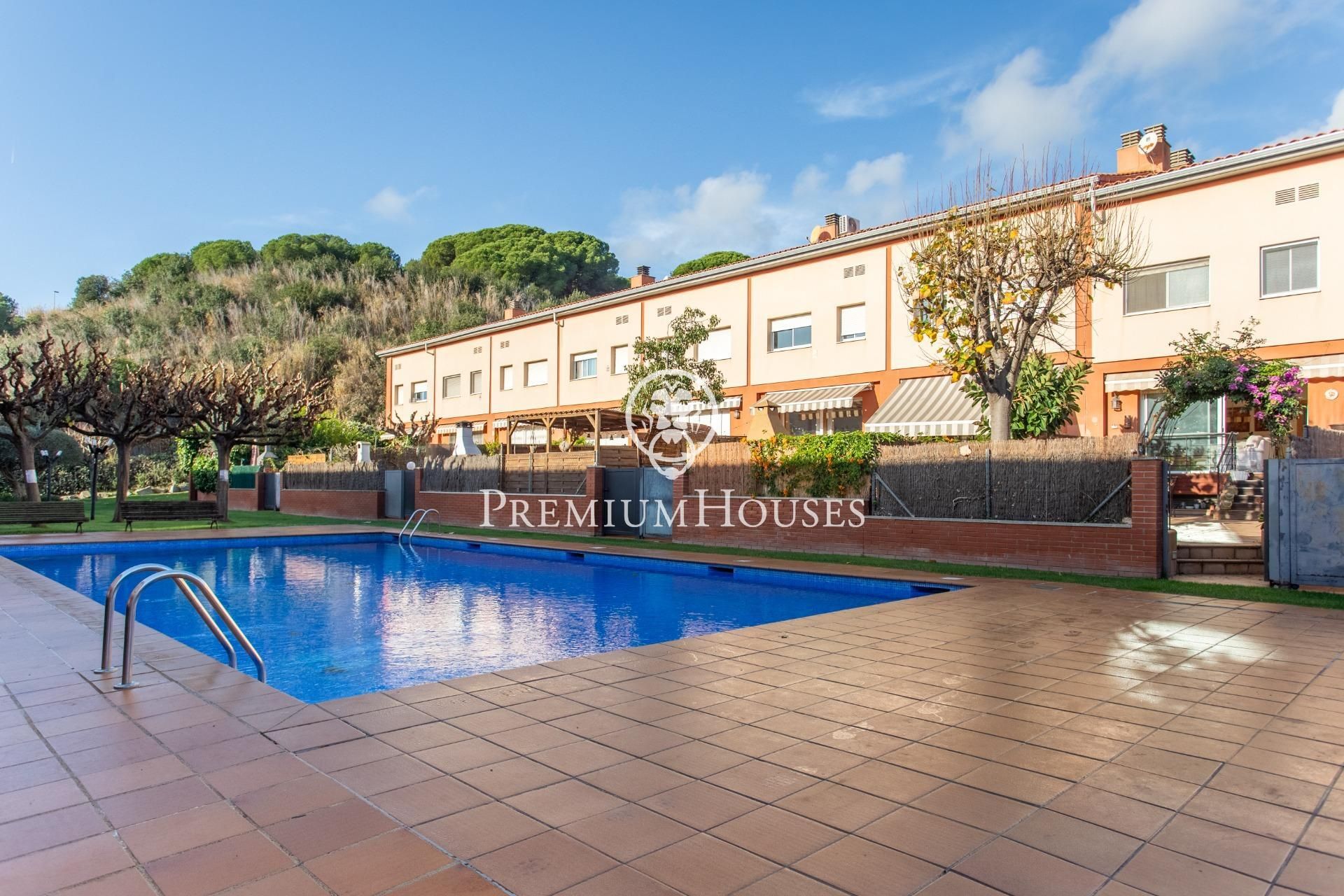 Vista exterior de Casa adosada en venta en Calella