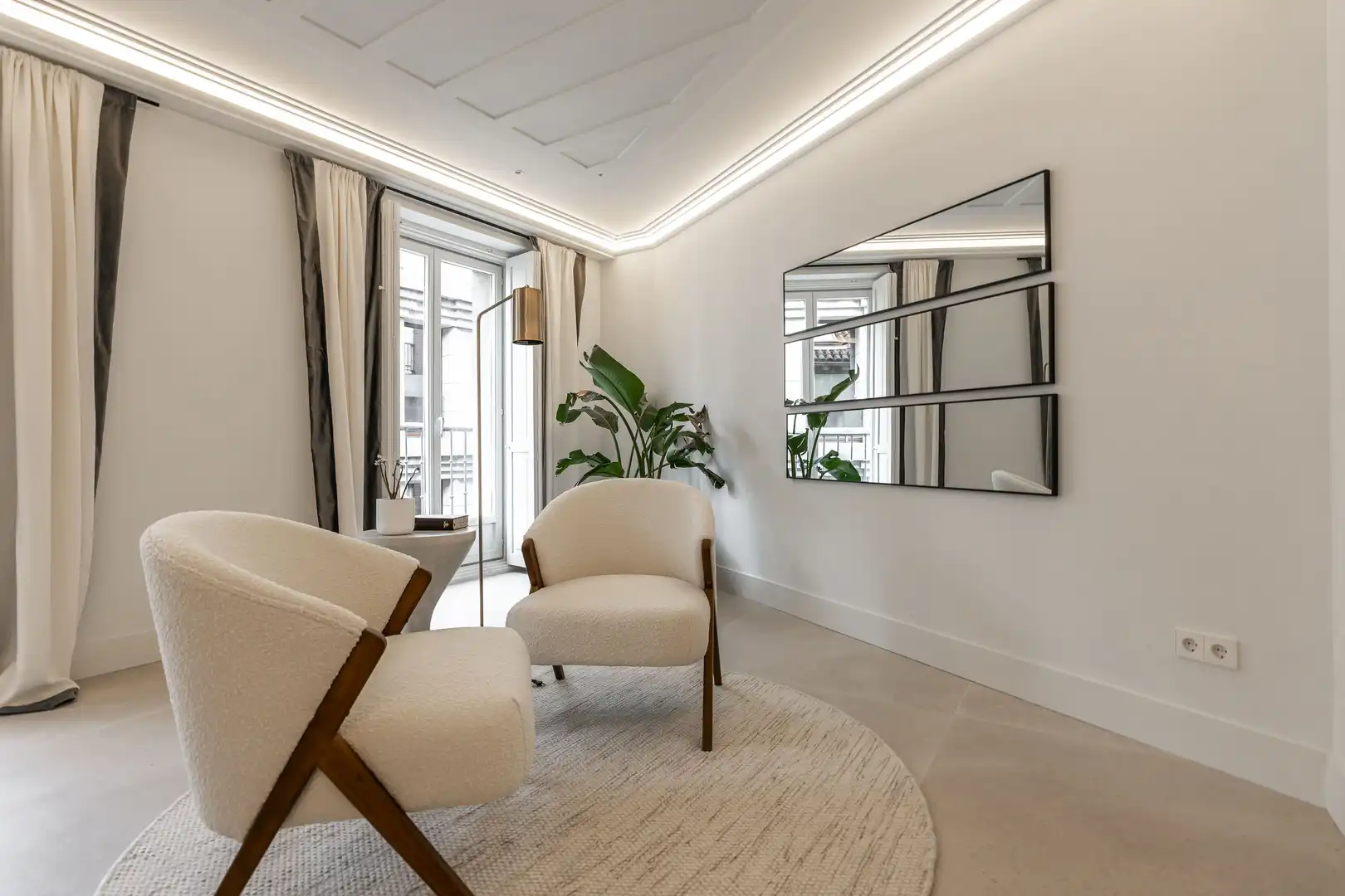 Flat with terrace for sale in Calle de Noblejas, imagen 2