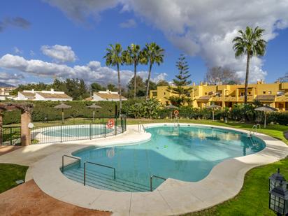 Jardí de Casa adosada en venda en Marbella amb Aire condicionat i Terrassa