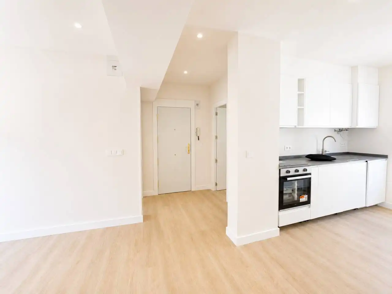 Flat for sale in  Logroño  with Heating and Parquet flooring
