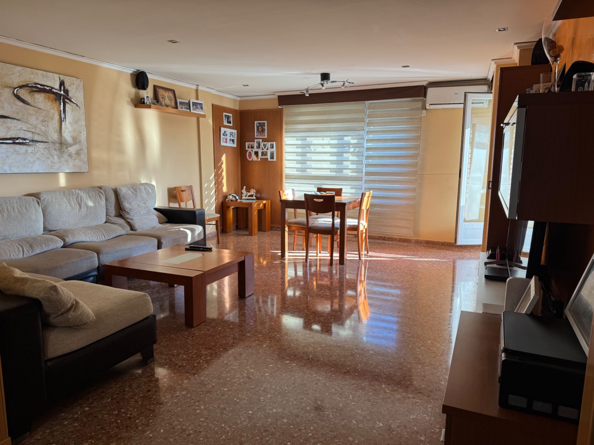 Sala d'estar de Pis en venda en Castellón de la Plana / Castelló de la Plana amb Aire condicionat, Traster i Moblat