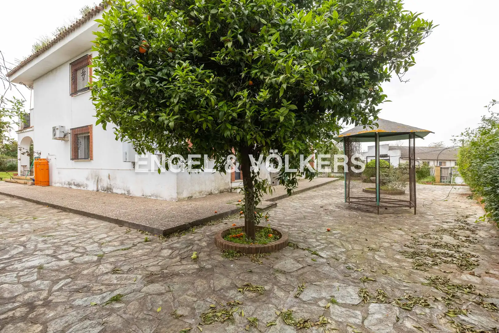 Casa rústica amb terrassa en venda a Sanlúcar la Mayor, imagen 61
