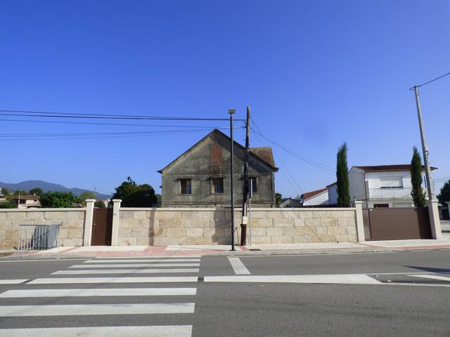 Casa-chalet en Venta en Lugar Gayos en Tui