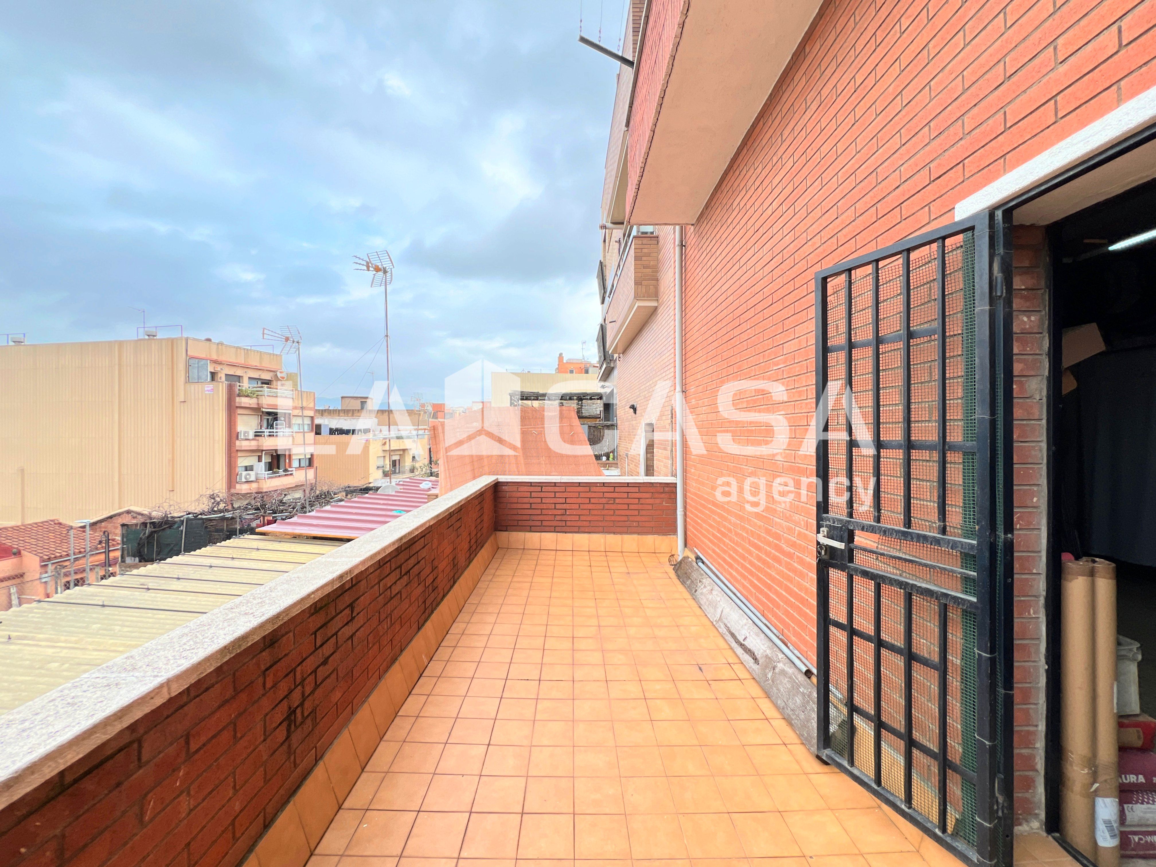 Terrace of Premises for sale in Santa Coloma de Gramenet