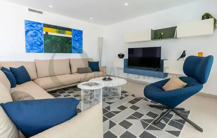 Sala d'estar de Casa o xalet en venda en Alicante / Alacant amb Calefacció, Jardí privat i Terrassa