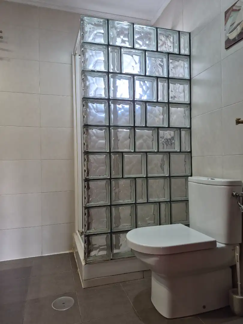 Bathroom of Flat for sale in Sevilla  with Balcony