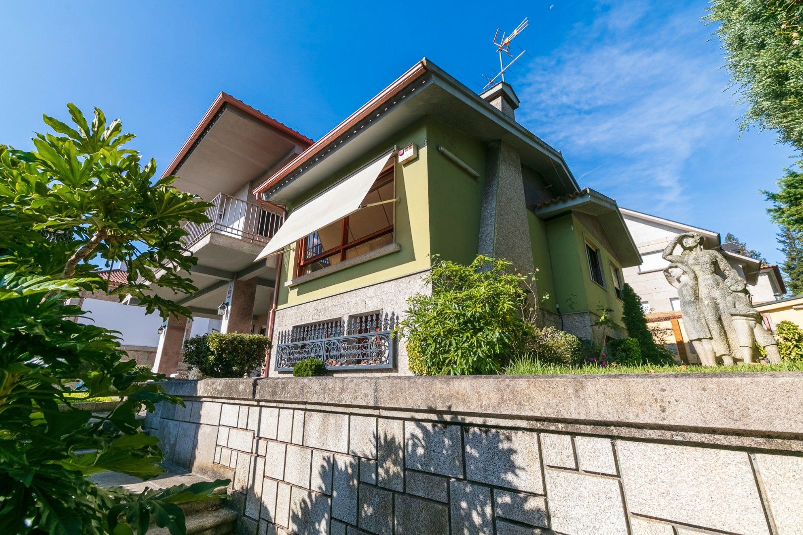 Vista exterior de Casa o chalet en venta en Vigo  con Jardín privado