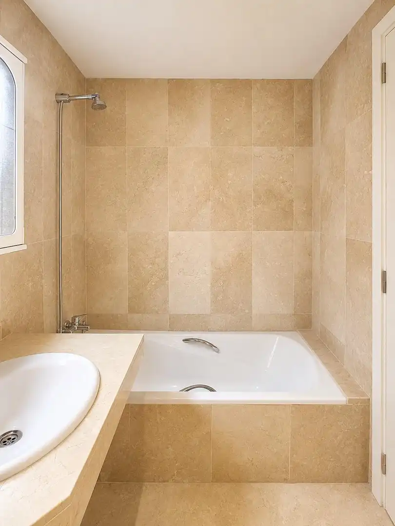 Bathroom of Flat for sale in  Palma de Mallorca  with Air Conditioner, Heating and Terrace