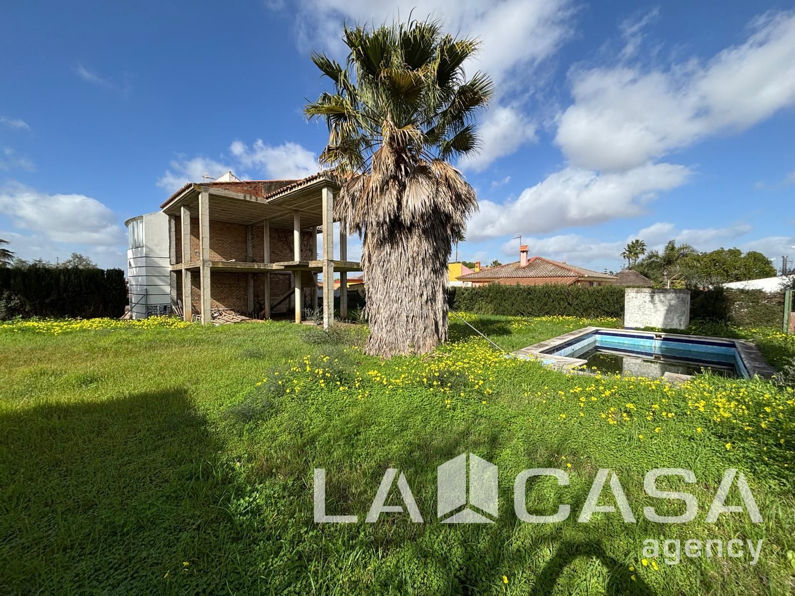 Casa adosada en venta en Montequinto