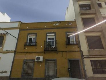 Casa aparellada en venda a LUIS PONCE DE LEON