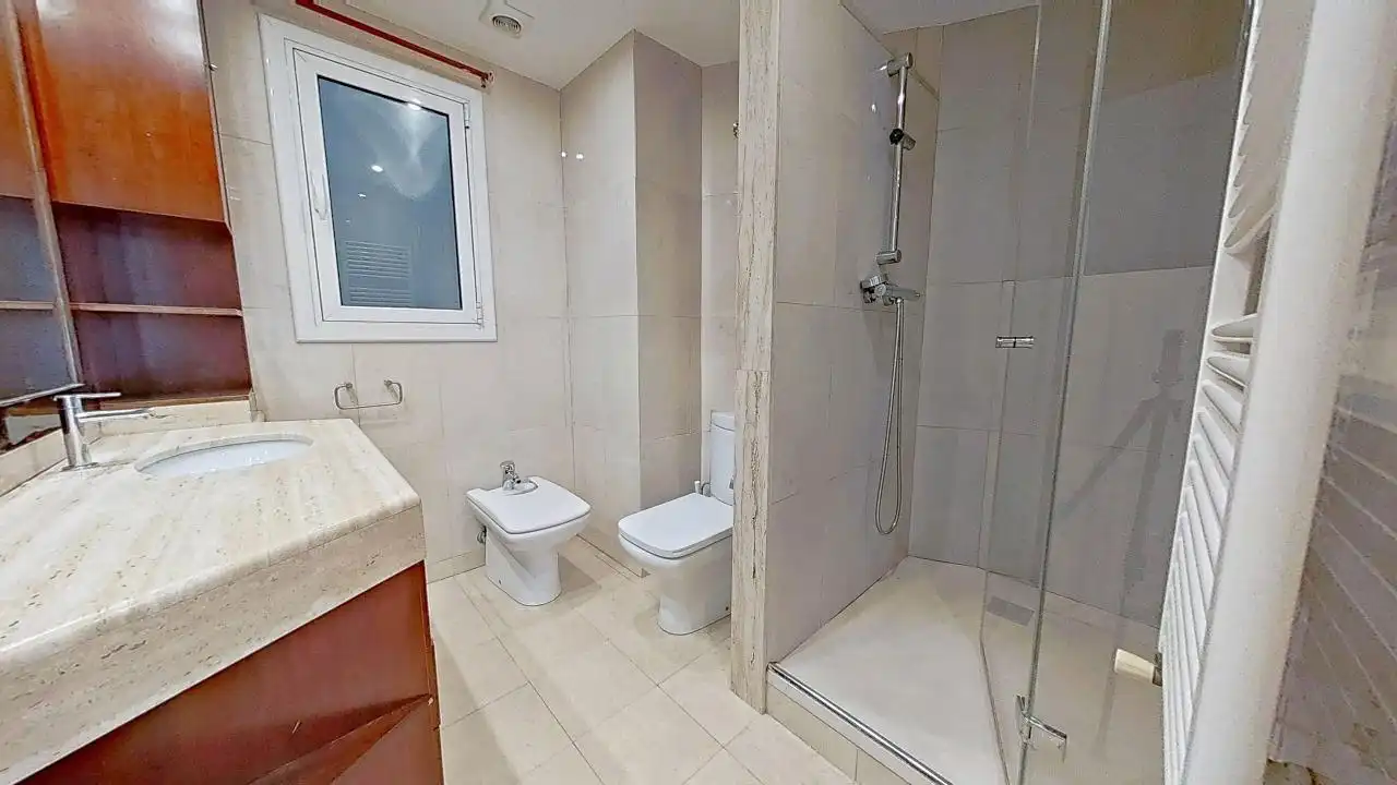 Baño de Piso en venta en Barcelona con Aire acondicionado, Calefacción y Amueblado