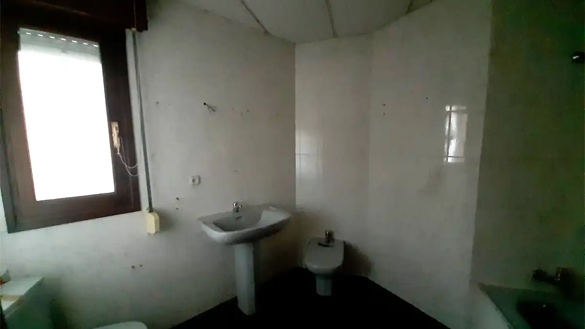 Baño de Piso en venta en La Robla 