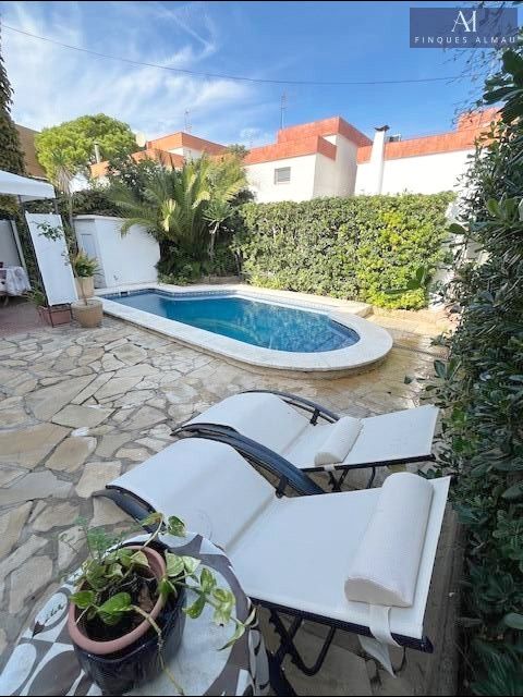 Piscina de Casa o chalet en venta en Cubelles con Aire acondicionado, Jardín privado y Terraza