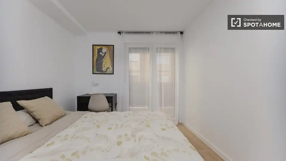 Bedroom of Flat for rent in Valencia  with Air Conditioner, Heating and Furnished
