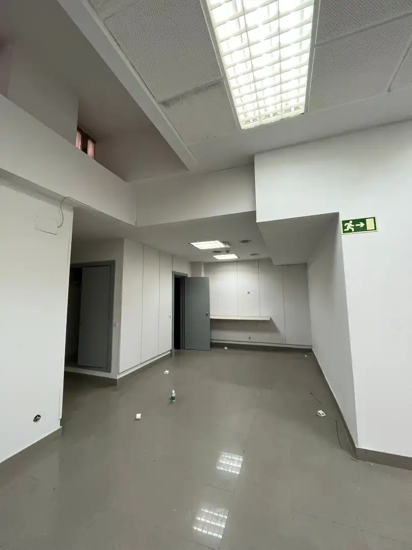 Local en venta en Madrid con Aire acondicionado y Alarma