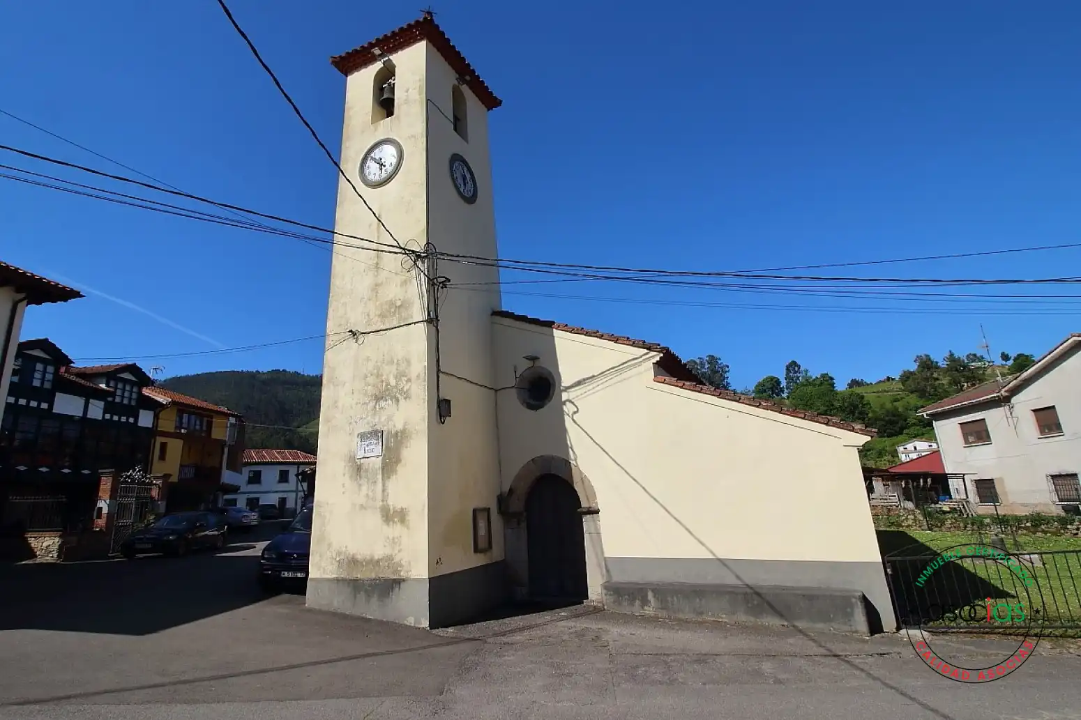 Vista exterior de Casa adosada en venta en Pravia con Calefacción