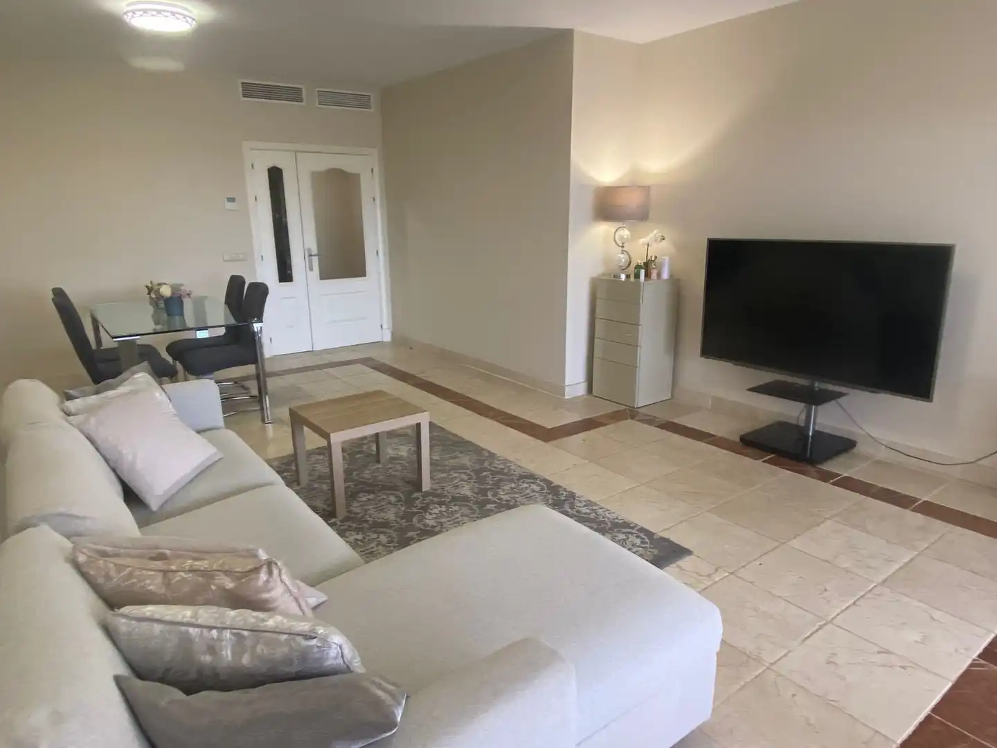 Piso con piscina en venta en Calle Pico Alcazaba 21, imagen 4