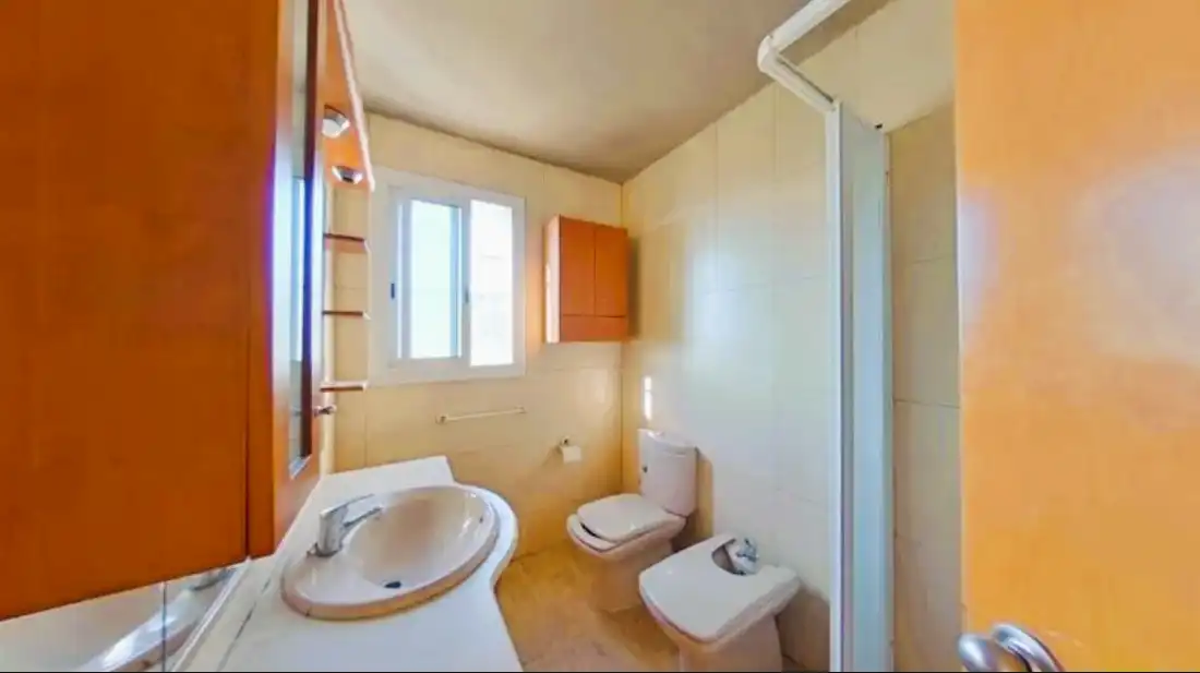 Bany de Casa o xalet en venda en Olesa de Montserrat amb Piscina
