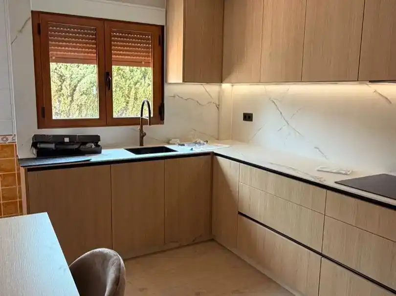 Cuina de Dúplex de lloguer en El Pinós / Pinoso amb Jardí privat, Parquet i Moblat