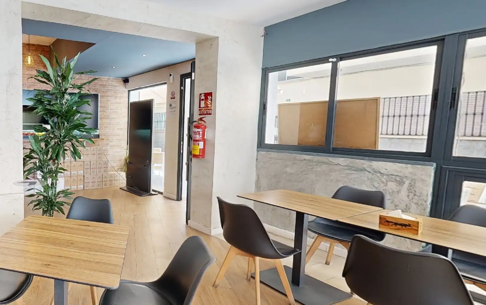 Local en venta en Fuengirola con Aire acondicionado, Terraza y Alarma