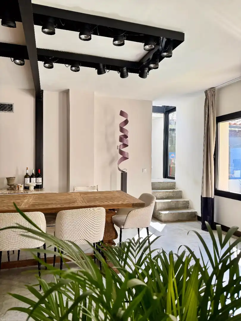 Menjador de Casa o xalet de lloguer en Madrid amb Aire condicionat, Calefacció i Jardí privat
