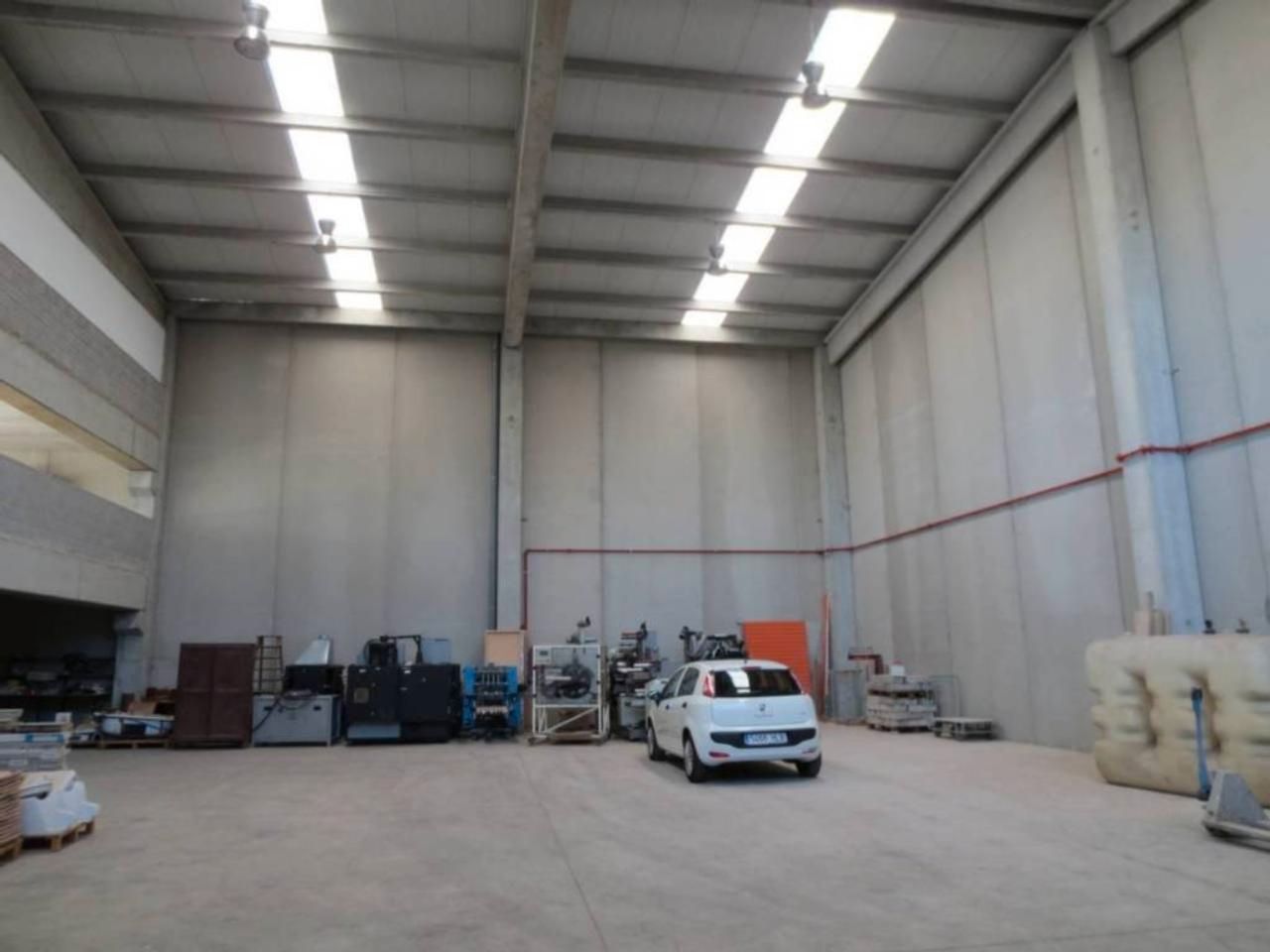 Nau industrial de lloguer en Pallejà