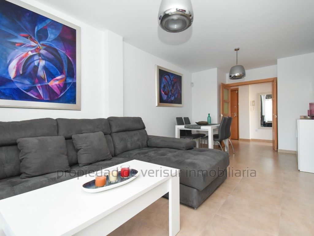 Sala d'estar de Apartament de lloguer en Águilas amb Jardí privat, Terrassa i Piscina