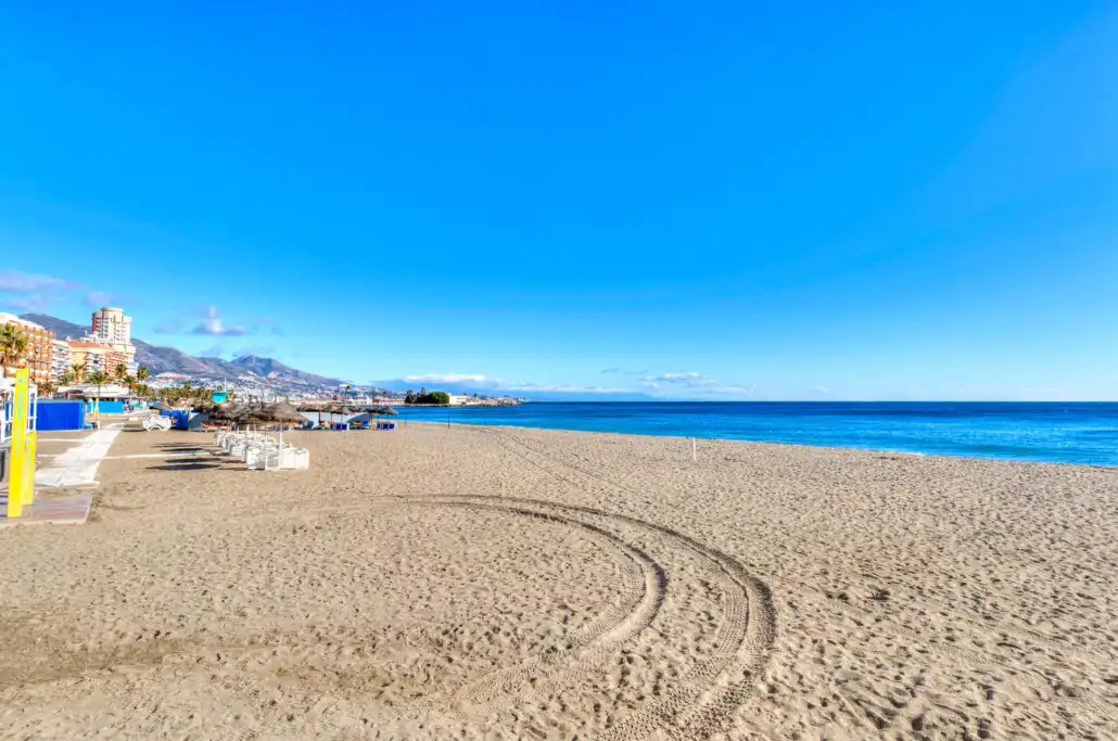 Exterior view of Attic for sale in Fuengirola  with Air Conditioner, Terrace and Storage room