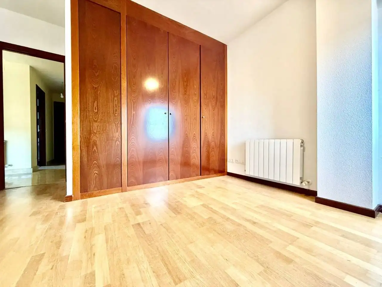 Habitación de Casa adosada en venta en Bargas con Calefacción, Jardín privado y Alarma