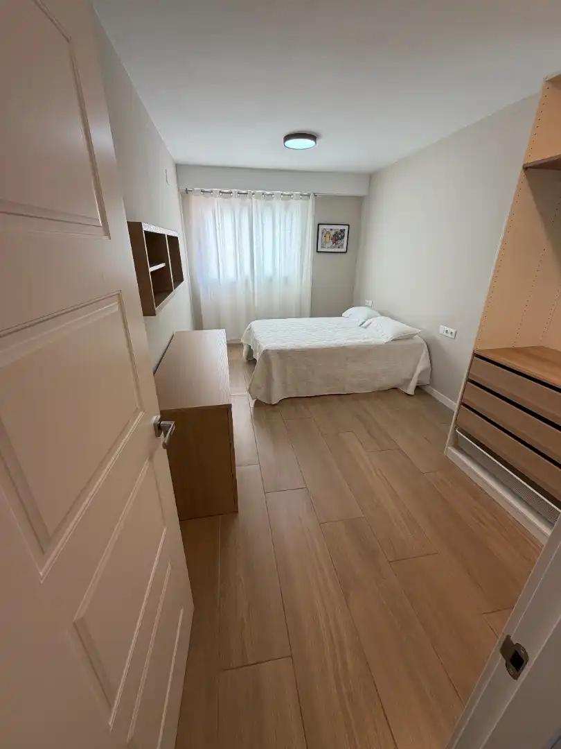 Habitación de Piso de alquiler en Valencia con Amueblado, Horno y Lavadora