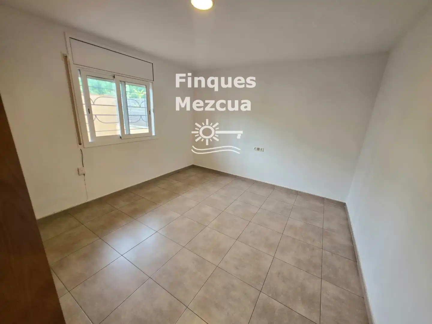 Casa adosada en venta en Els Munts