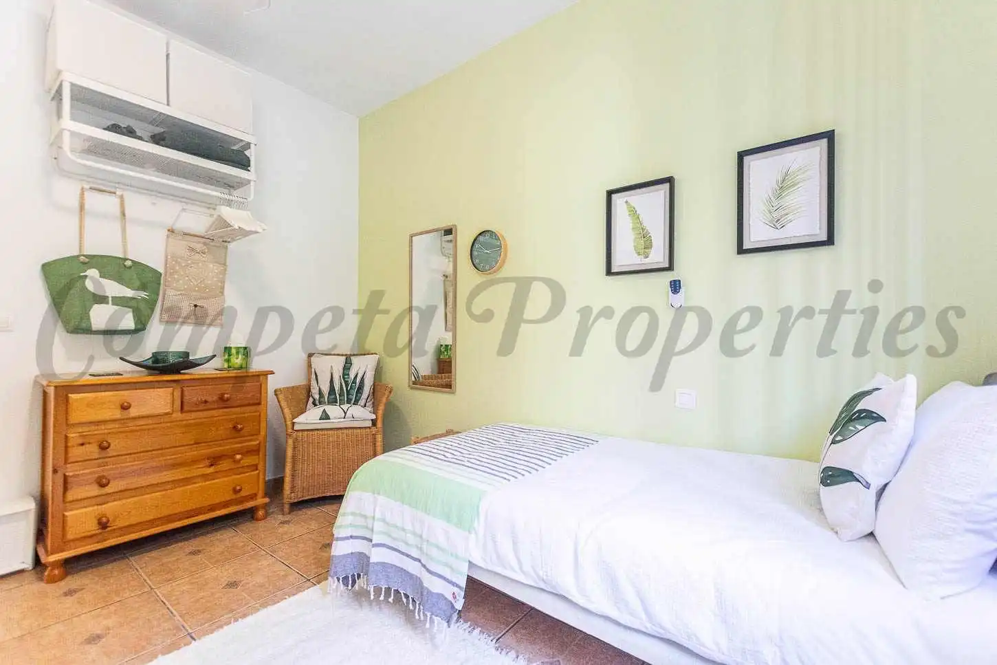 Dormitori de Casa o xalet en venda en Cómpeta amb Jardí privat i Terrassa
